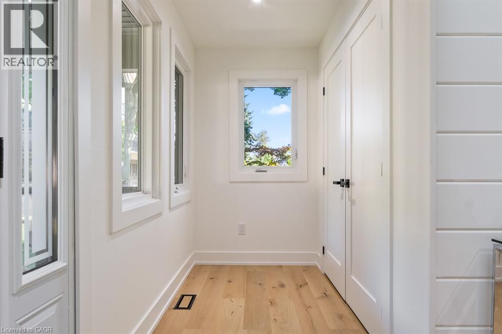 2282 Fairleigh Place, Burlington, Ontario  L7R 1G7 - Photo 3 - 40777627