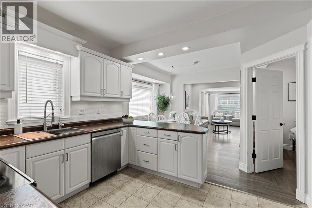 28 Chelsea Street, St. Catharines, Ontario  L2P 3B8 - Photo 17 - 40778000