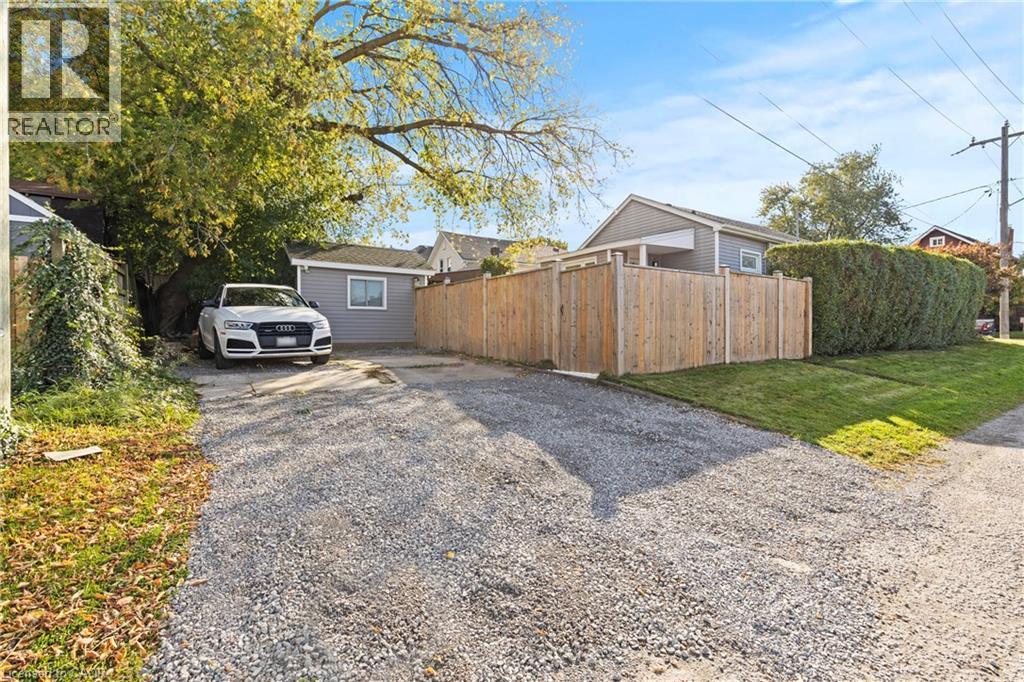 28 Chelsea Street, St. Catharines, Ontario  L2P 3B8 - Photo 4 - 40778000