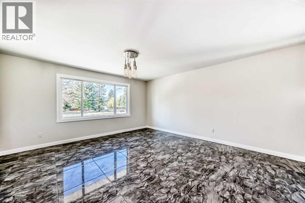6082 Madigan Drive Ne, Calgary, Alberta  T2A 5B8 - Photo 10 - A2262498