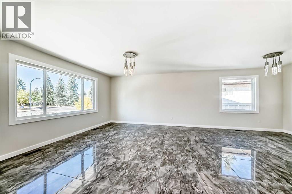 6082 Madigan Drive Ne, Calgary, Alberta  T2A 5B8 - Photo 9 - A2262498