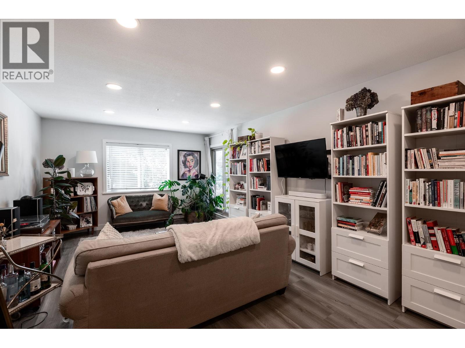 203 1615 Frances Street, Vancouver, British Columbia  V5L 1Z3 - Photo 3 - R3051527