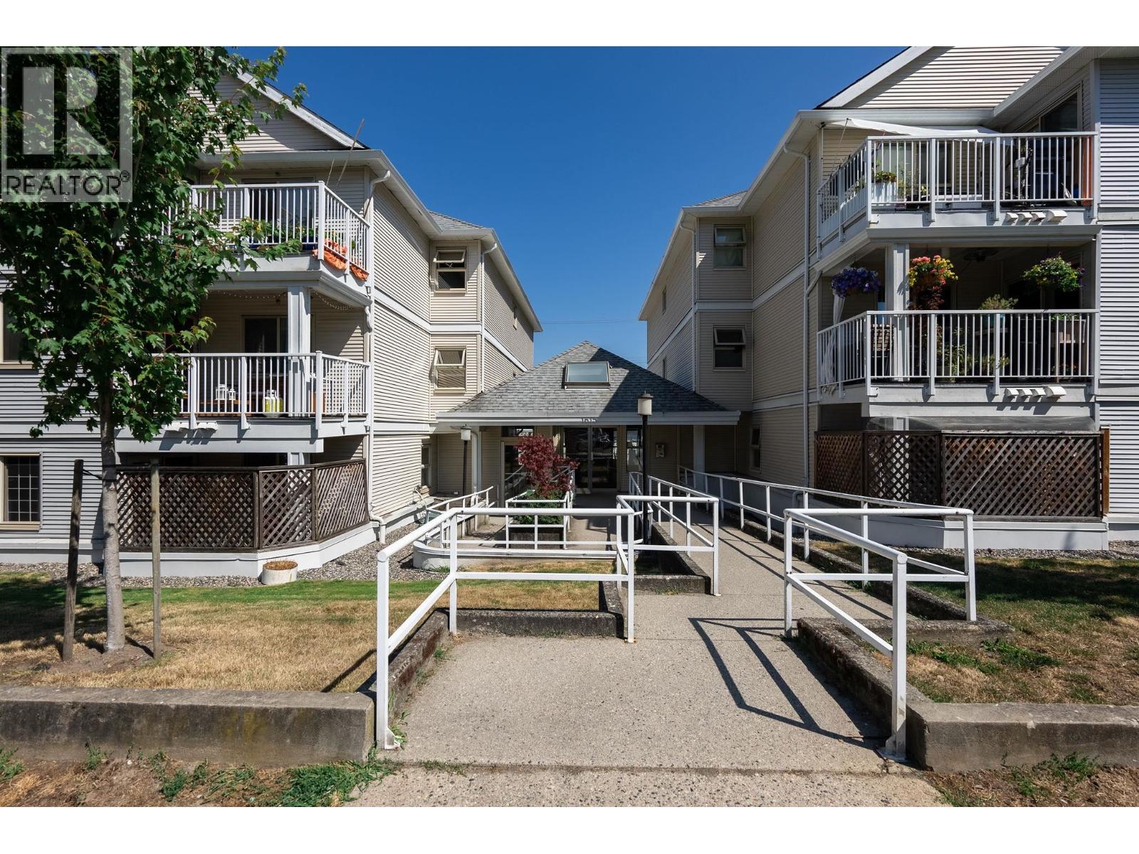 203 1615 Frances Street, Vancouver, British Columbia  V5L 1Z3 - Photo 1 - R3051527