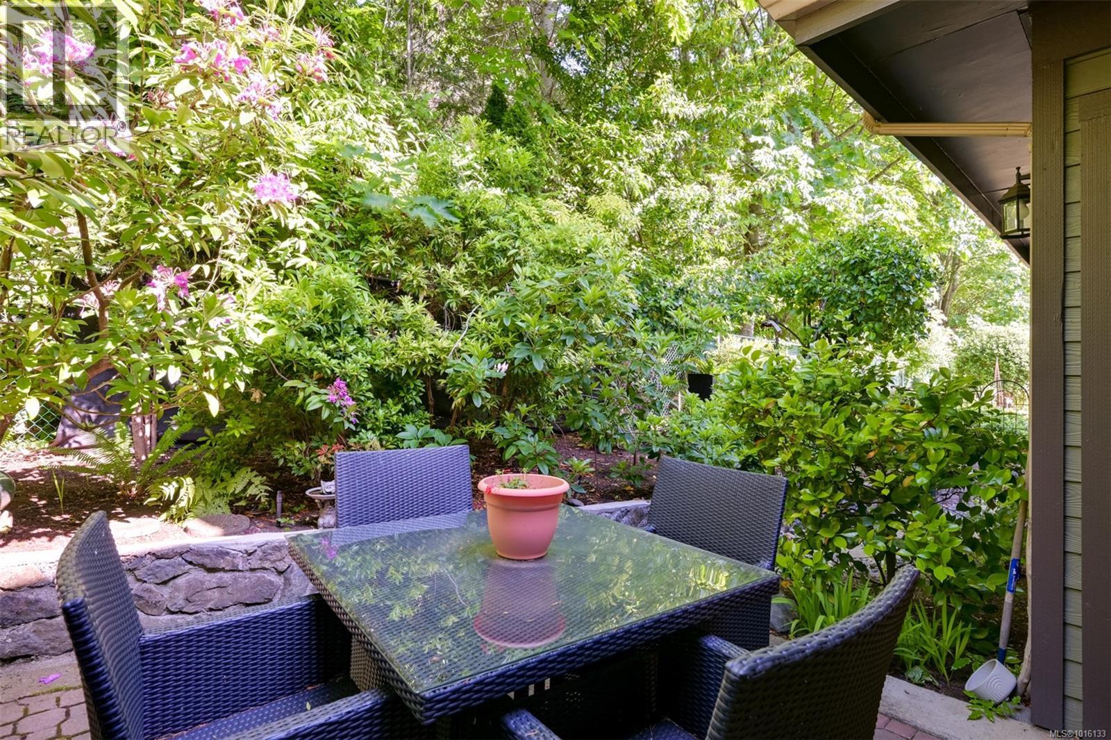 4 4522 Gordon Point Dr, Saanich, British Columbia  V8N 6L4 - Photo 42 - 1016133
