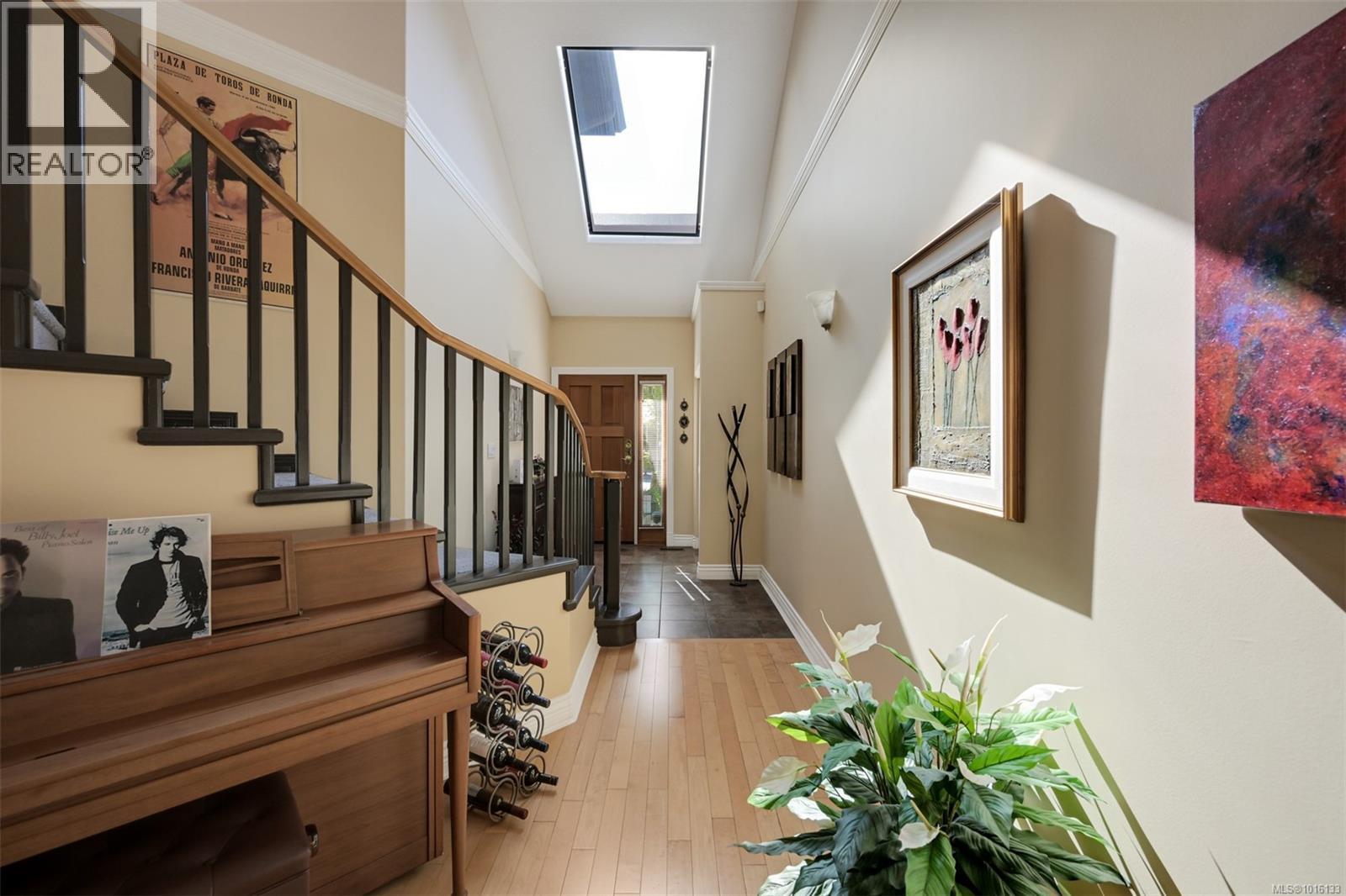 4 4522 Gordon Point Dr, Saanich, British Columbia  V8N 6L4 - Photo 48 - 1016133