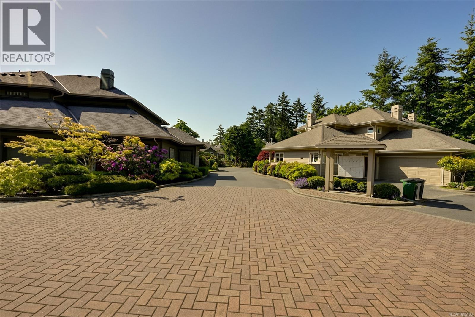 4 4522 Gordon Point Dr, Saanich, British Columbia  V8N 6L4 - Photo 53 - 1016133