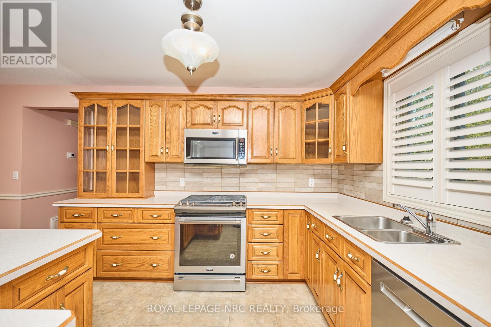 32 Wilton Avenue, Welland, Ontario  L3C 1Z9 - Photo 22 - X12263703