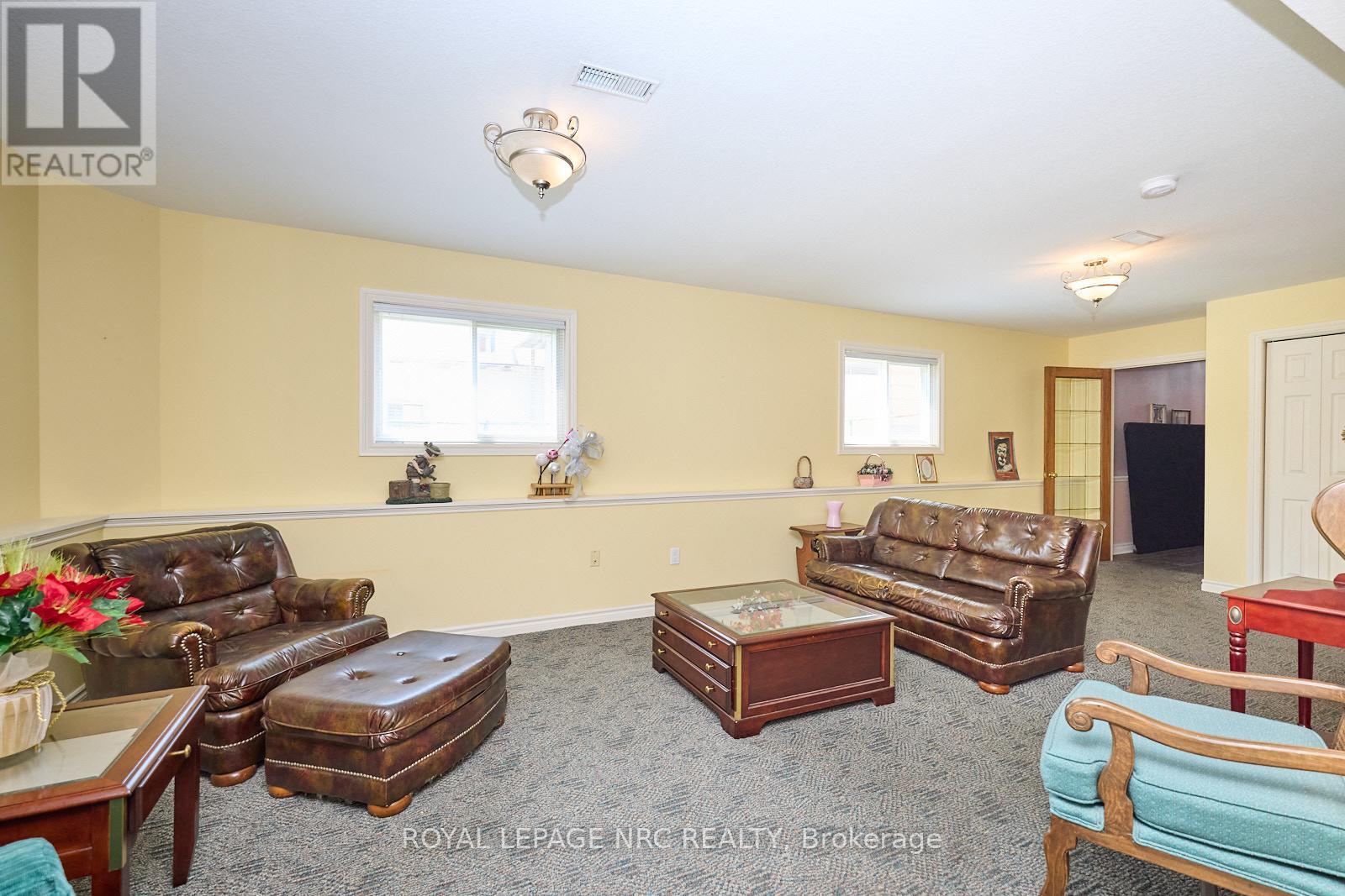 32 Wilton Avenue, Welland, Ontario  L3C 1Z9 - Photo 40 - X12263703