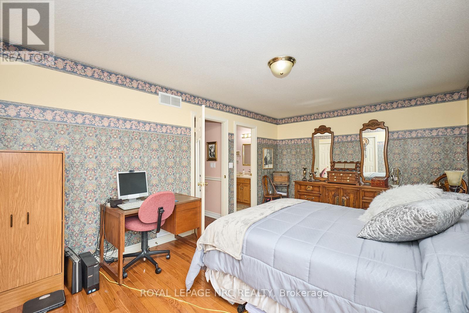 32 Wilton Avenue, Welland, Ontario  L3C 1Z9 - Photo 35 - X12263703