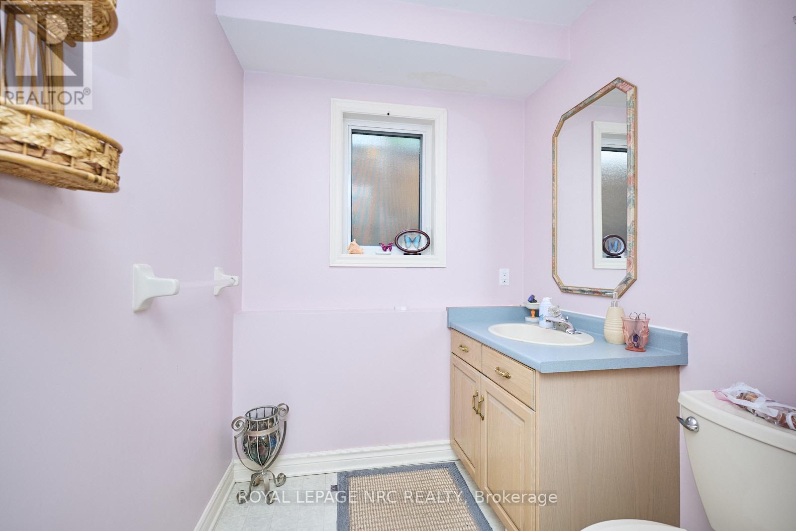 32 Wilton Avenue, Welland, Ontario  L3C 1Z9 - Photo 42 - X12263703
