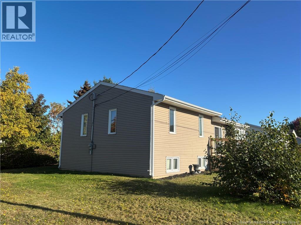 1027 Rue Hache, Beresford, New Brunswick  E8K 1H9 - Photo 5 - NB128277