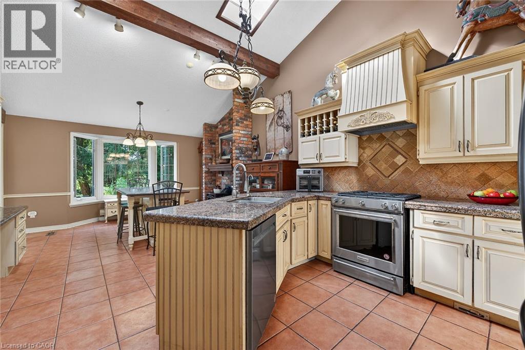 5590 Blind Line, Burlington, Ontario  L7P 0B2 - Photo 10 - 40775576