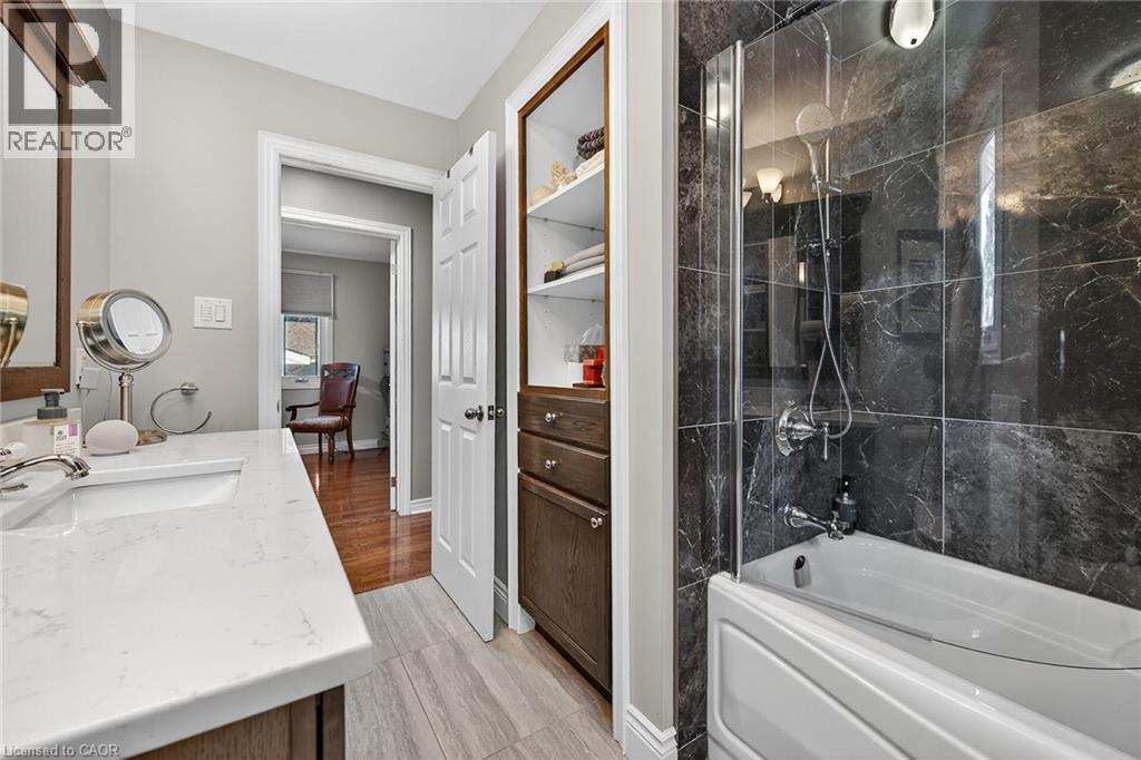 5590 Blind Line, Burlington, Ontario  L7P 0B2 - Photo 20 - 40775576