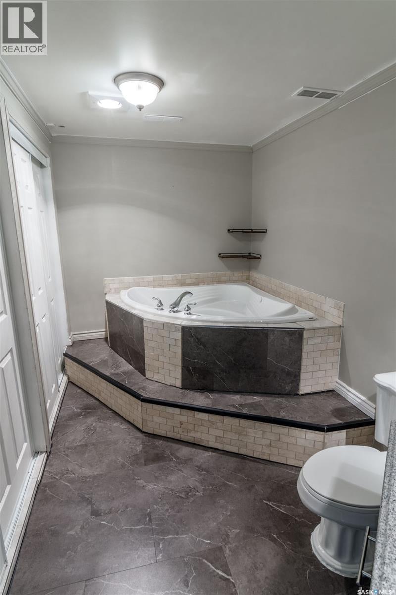 10 Mitchell Crescent, Regina, Saskatchewan  S4R 5G6 - Photo 10 - SK020493
