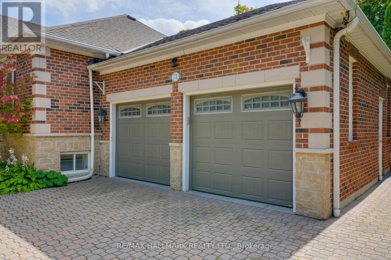 71 Willow Farm Lane, Aurora, Ontario  L4G 6K2 - Photo 4 - N12454812