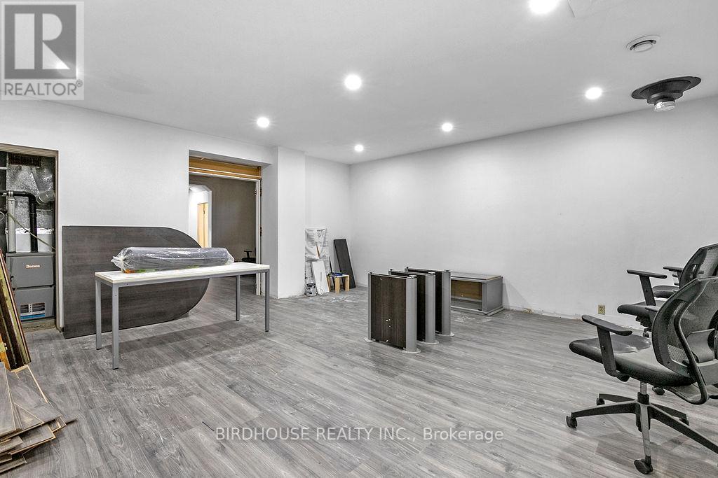 60 Lindsay Street S, Kawartha Lakes, Ontario  K9V 2M2 - Photo 14 - X12454944