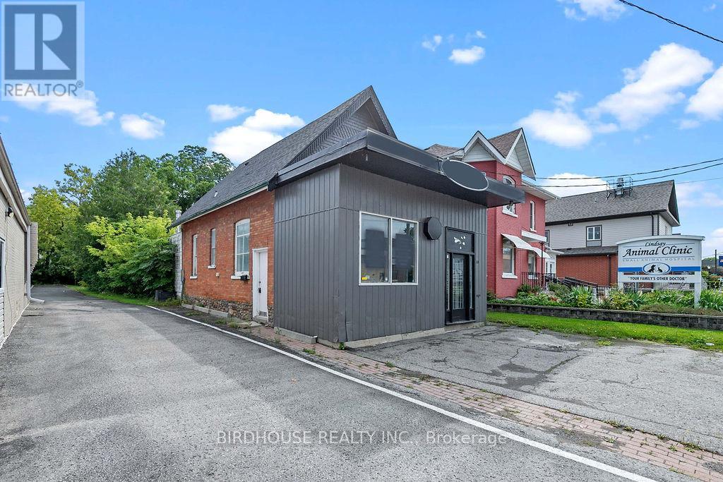 60 Lindsay Street S, Kawartha Lakes, Ontario  K9V 2M2 - Photo 4 - X12454944