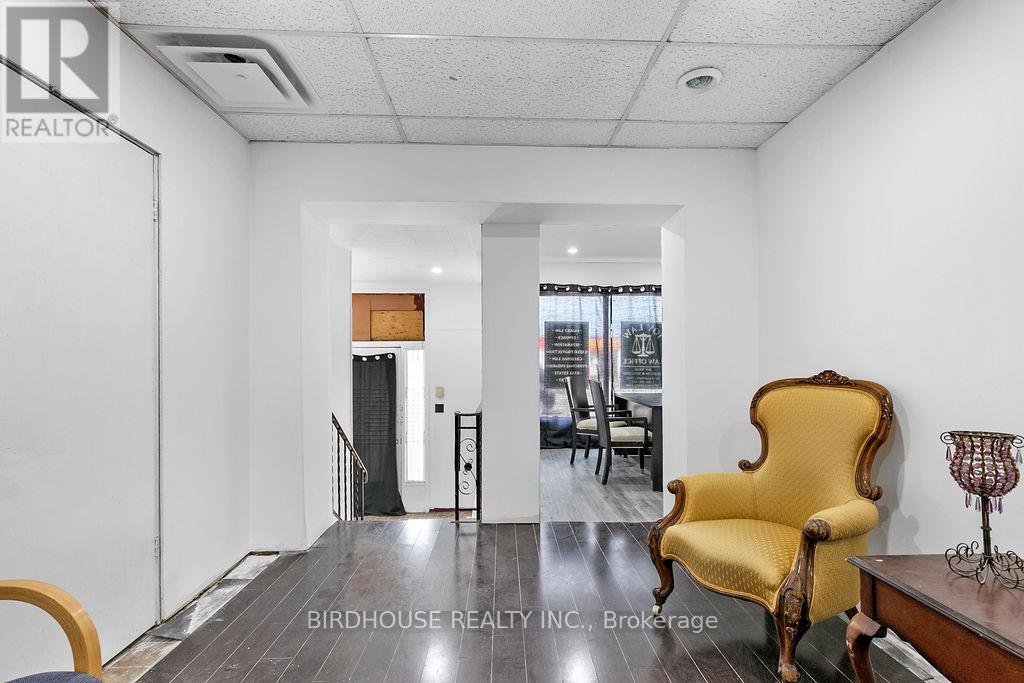 60 Lindsay Street S, Kawartha Lakes, Ontario  K9V 2M2 - Photo 9 - X12454944