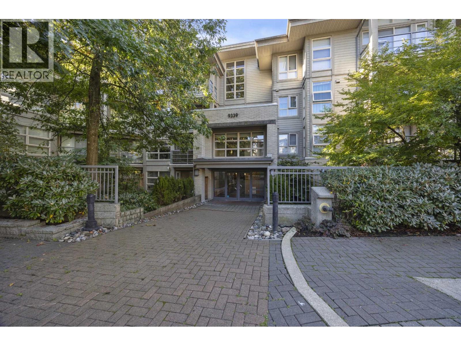 310 9339 University Crescent, Burnaby, British Columbia  V5A 4Y1 - Photo 2 - R3056395