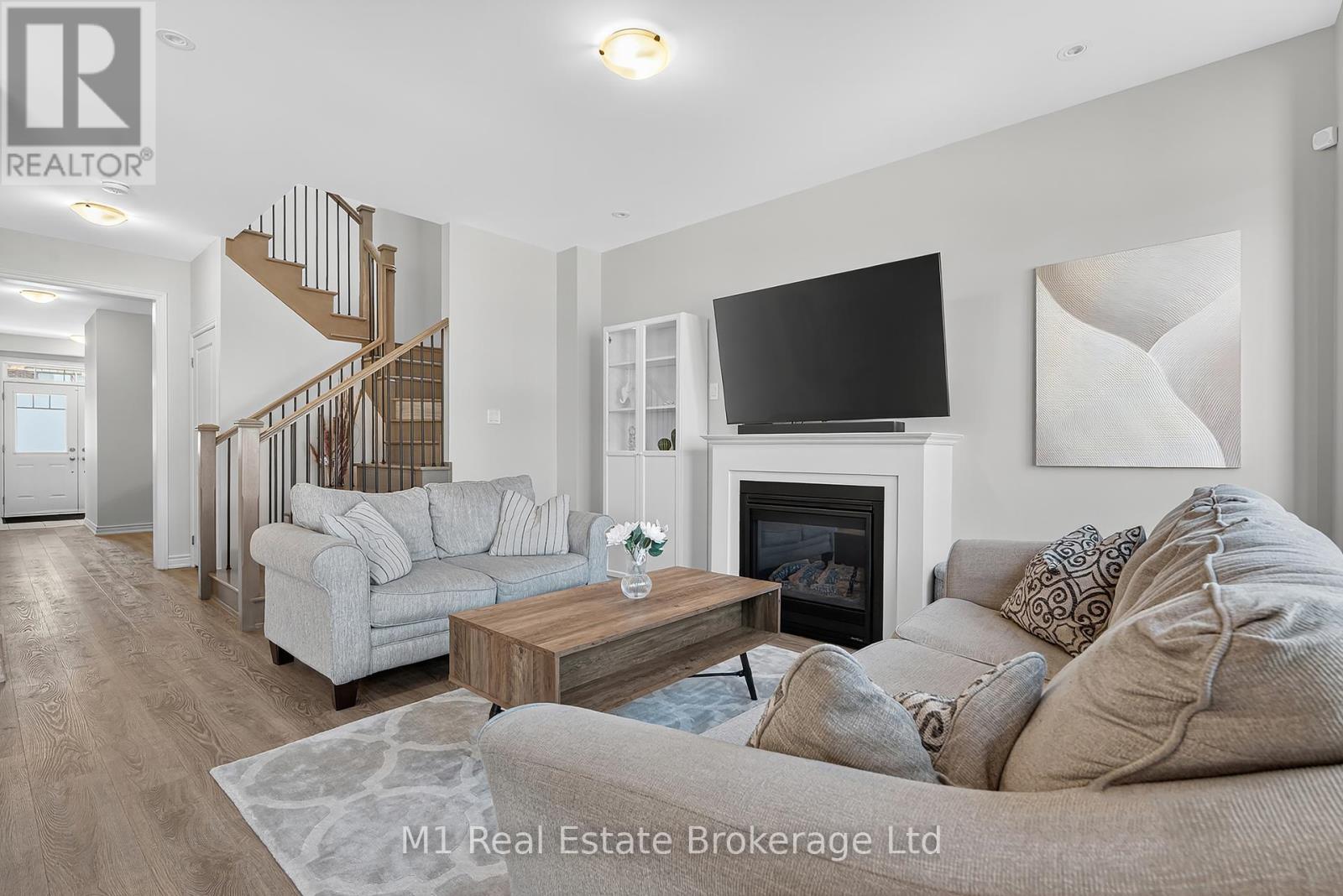43 Harpin Way W, Centre Wellington, Ontario  N1M 0H7 - Photo 6 - X12454888