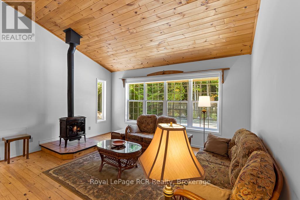 83 Lakewood Country Lane, Northern Bruce Peninsula, Ontario  N0H 1W0 - Photo 10 - X12454928