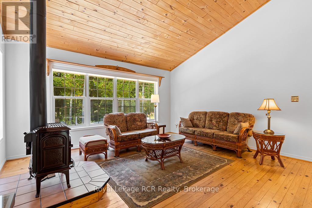 83 Lakewood Country Lane, Northern Bruce Peninsula, Ontario  N0H 1W0 - Photo 11 - X12454928