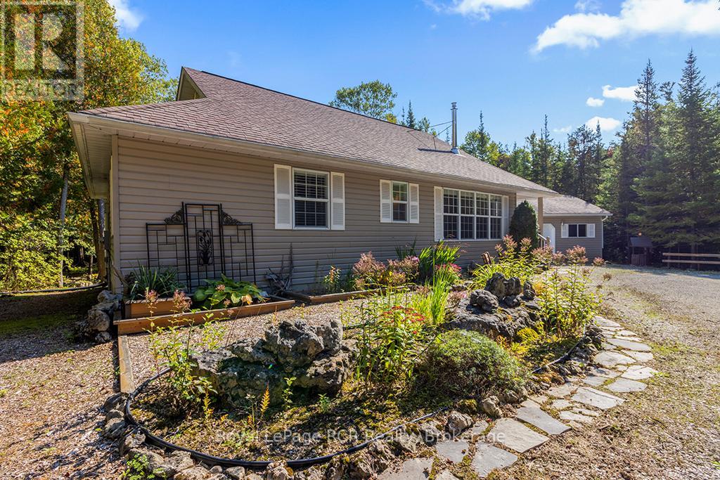 83 Lakewood Country Lane, Northern Bruce Peninsula, Ontario  N0H 1W0 - Photo 46 - X12454928