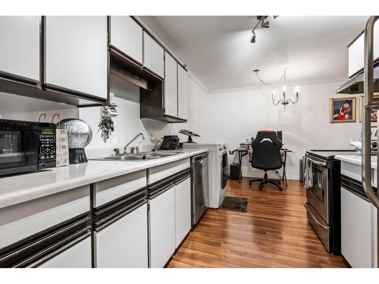 202 2567 Victoria Street, Abbotsford, British Columbia  V2T 2T4 - Photo 5 - R3057082