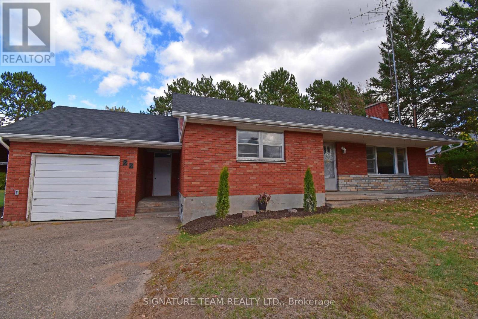 22 Elm Street, Killaloe, Ontario  K0J 2A0 - Photo 20 - X12199214