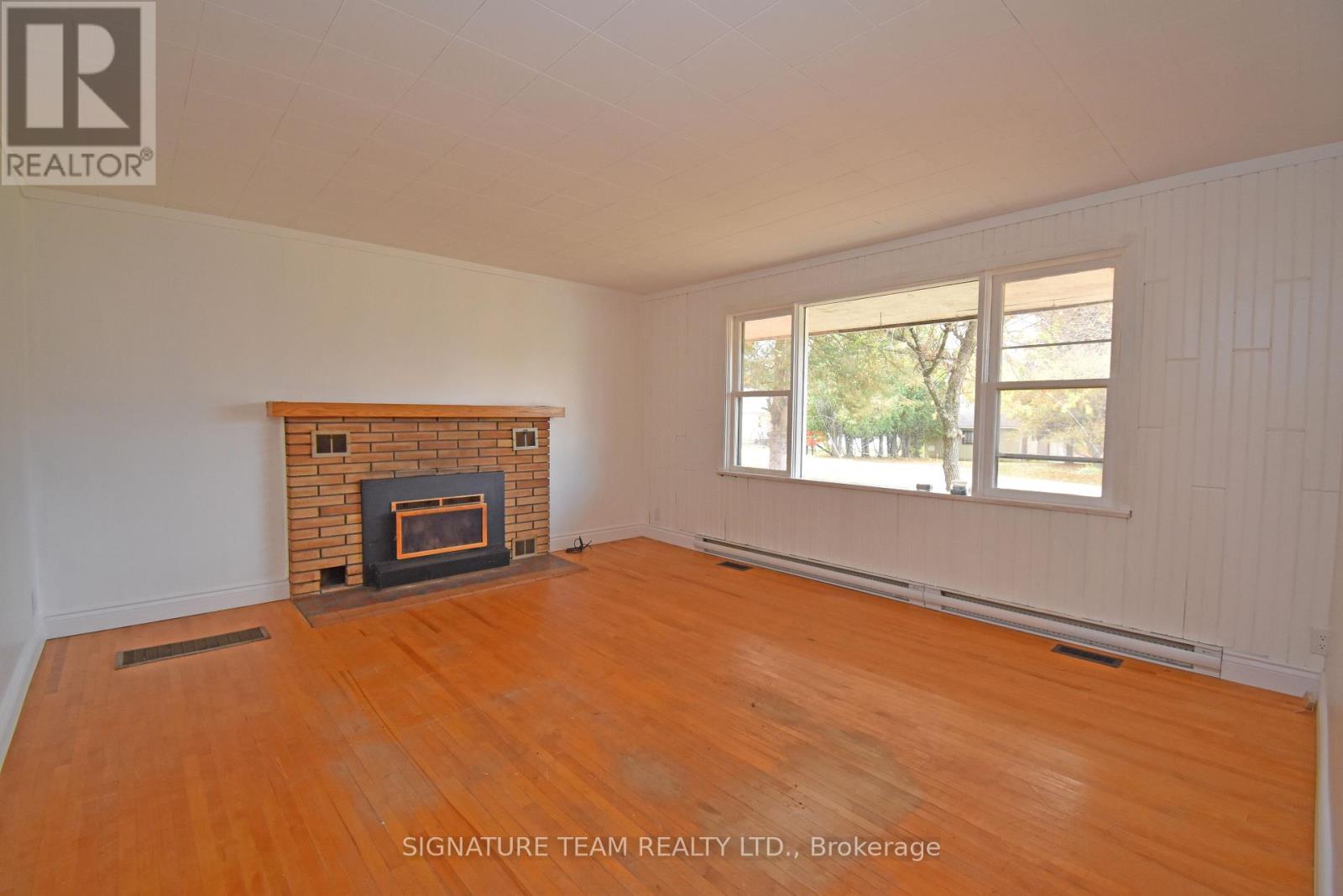 22 Elm Street, Killaloe, Ontario  K0J 2A0 - Photo 7 - X12199214