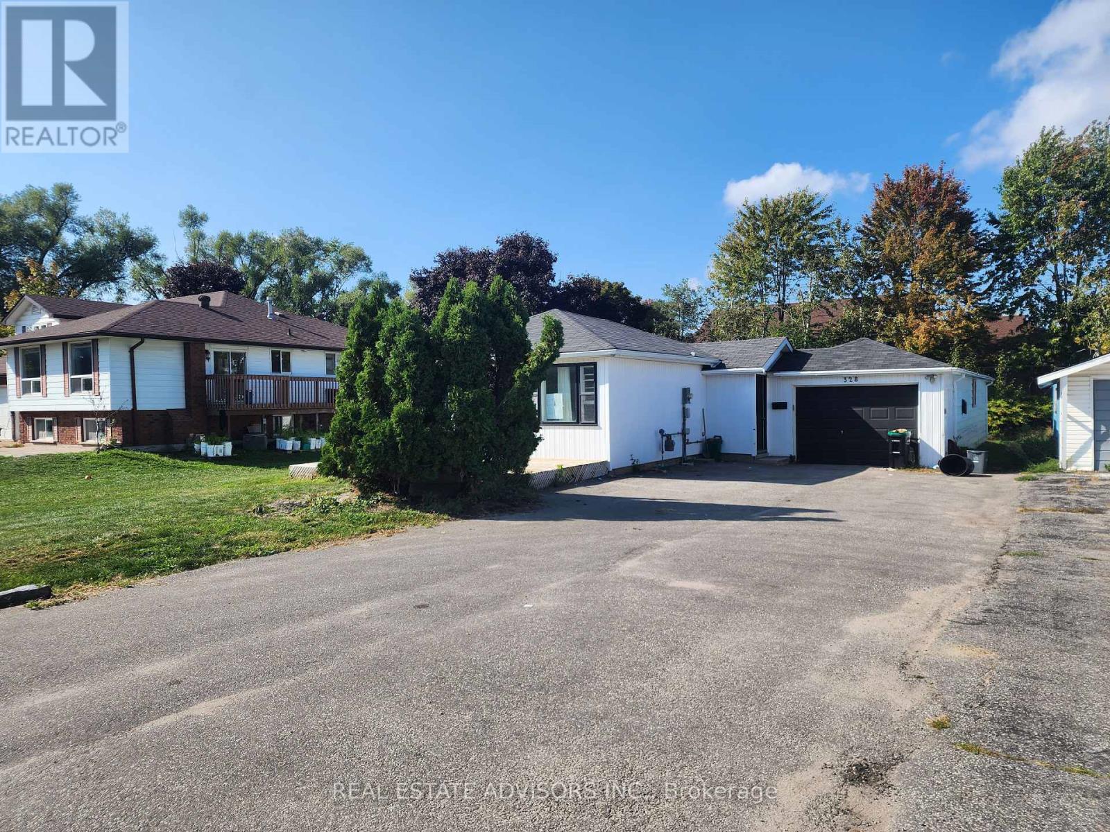 328 Little Avenue, Barrie, Ontario  L4N 2Z6 - Photo 2 - S12454861