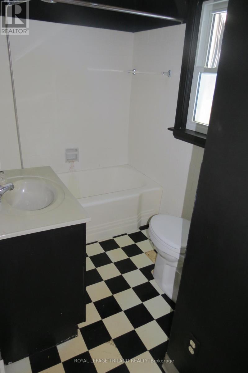 4493 Wonderland Road S, London South, Ontario  N6P 1G5 - Photo 33 - X12454865