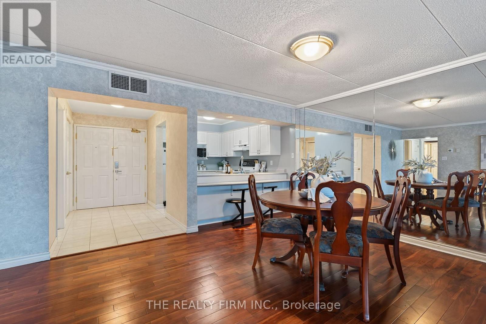 604 - 9 Pine Street, Lambton Shores, Ontario  N0M 1T0 - Photo 14 - X12454925