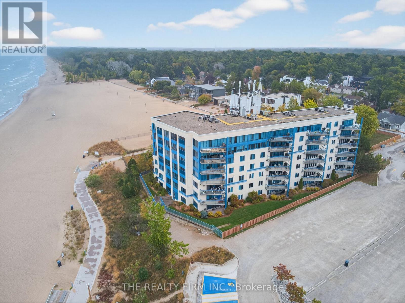 604 - 9 Pine Street, Lambton Shores, Ontario  N0M 1T0 - Photo 3 - X12454925
