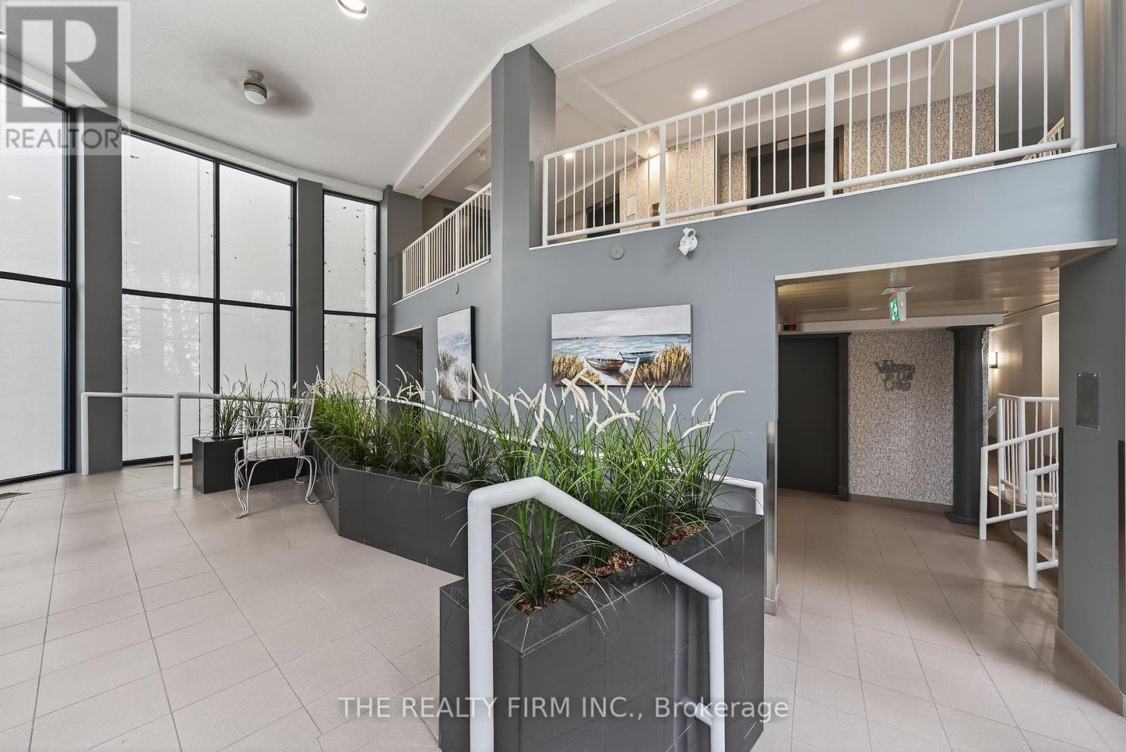 604 - 9 Pine Street, Lambton Shores, Ontario  N0M 1T0 - Photo 8 - X12454925