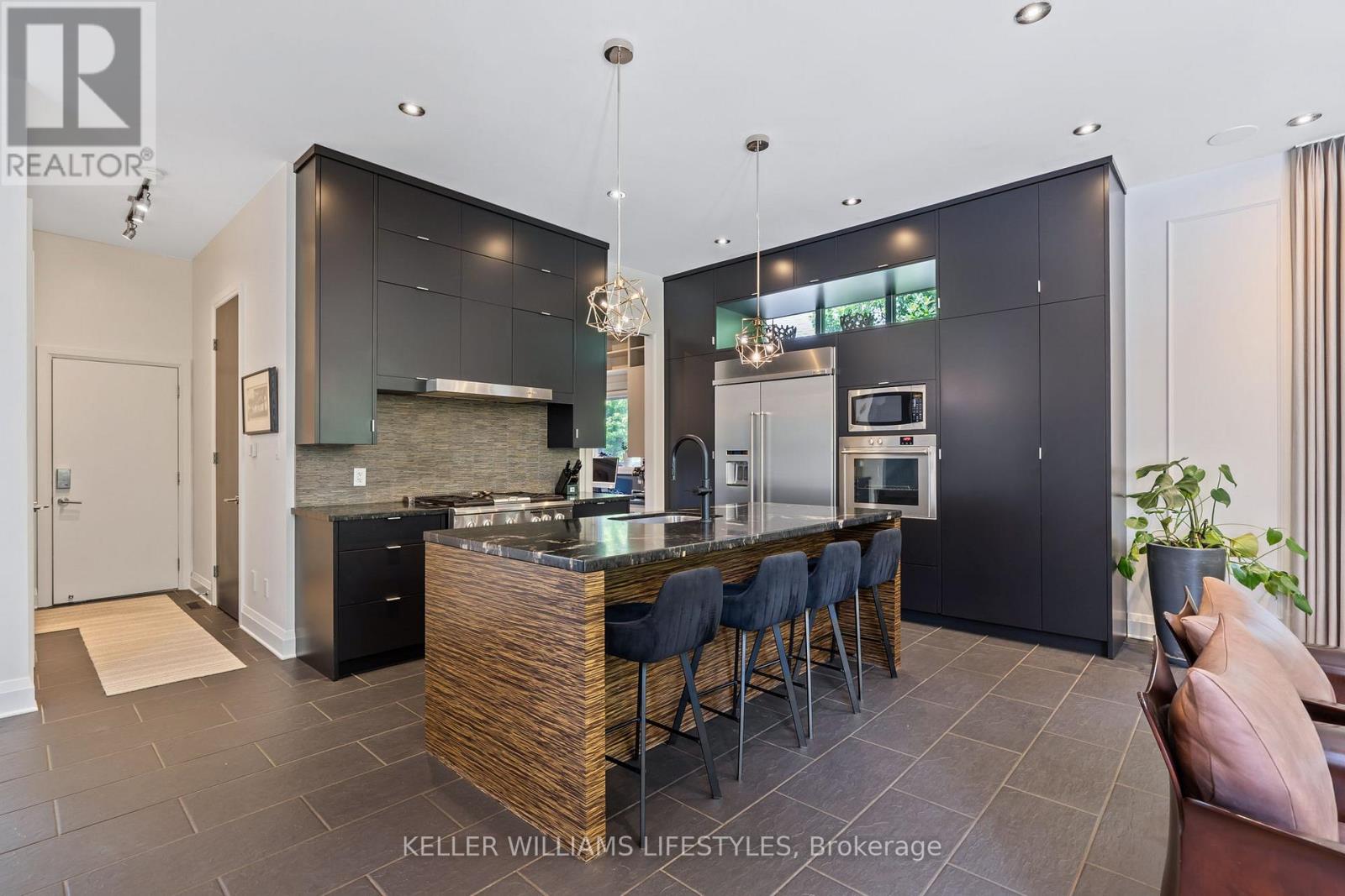649 Valleystream Walk, London North, Ontario  N6G 3X8 - Photo 11 - X12454932