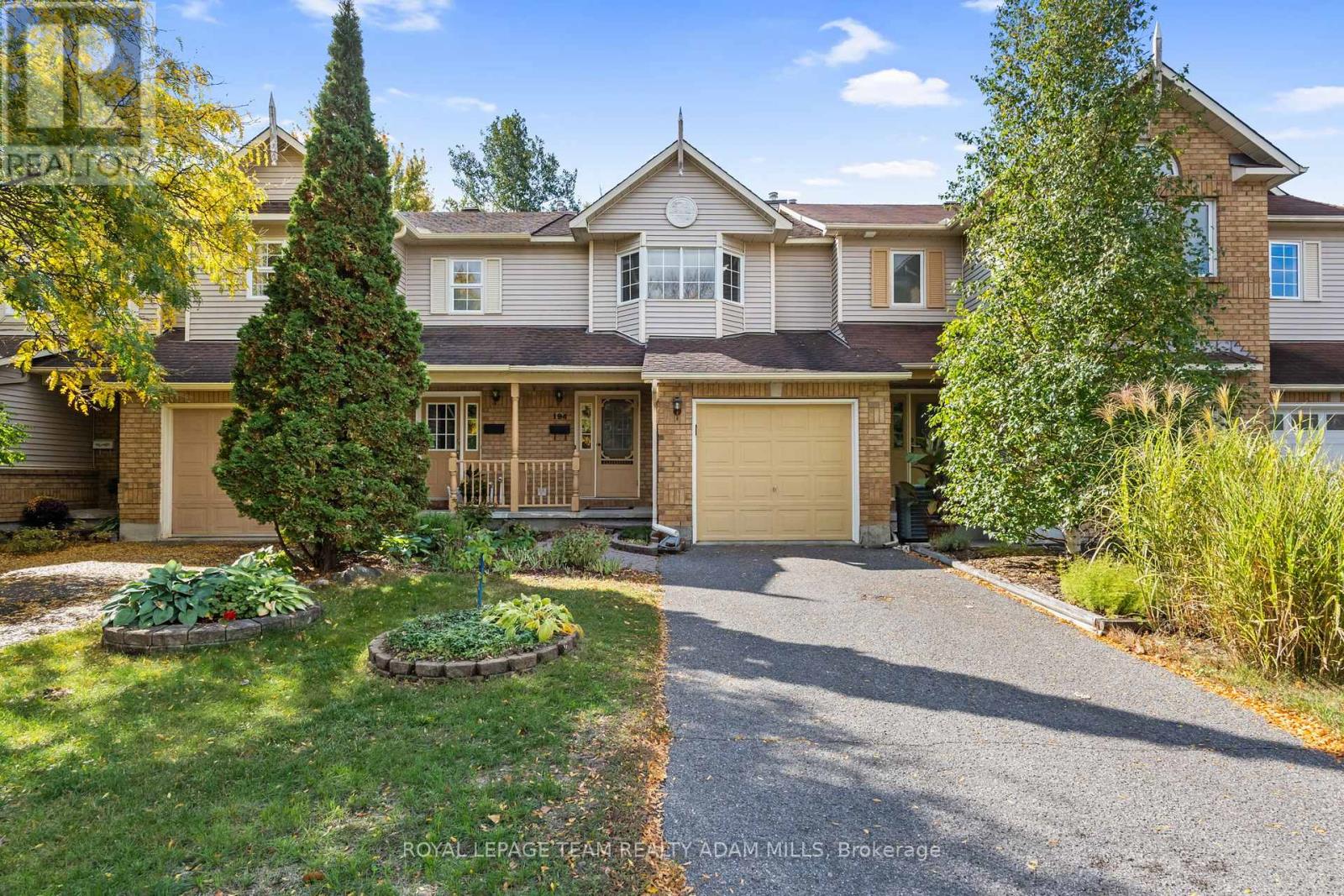 194 Blackdome Crescent, Ottawa, Ontario  K2T 1A6 - Photo 1 - X12454984
