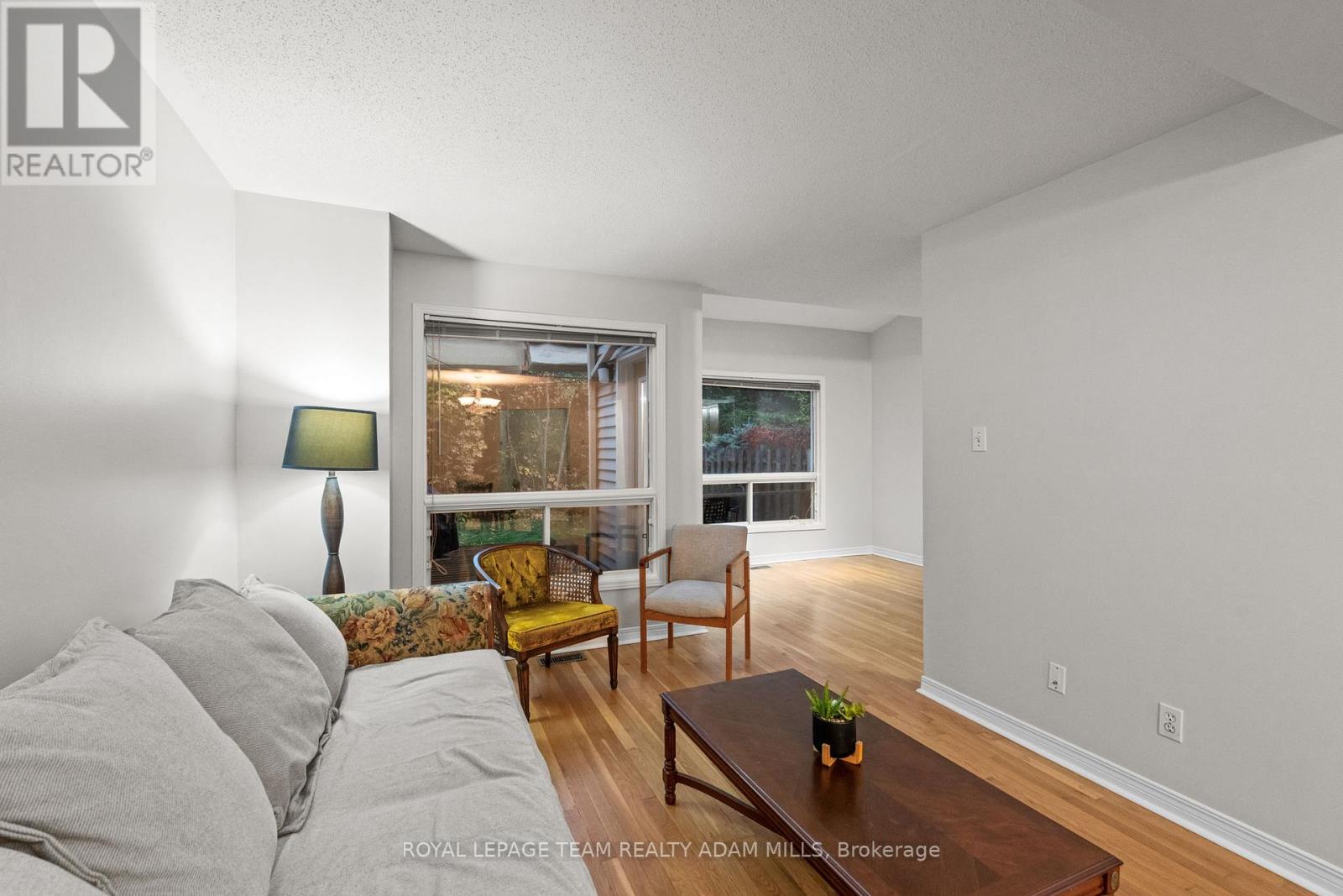 194 Blackdome Crescent, Ottawa, Ontario  K2T 1A6 - Photo 11 - X12454984