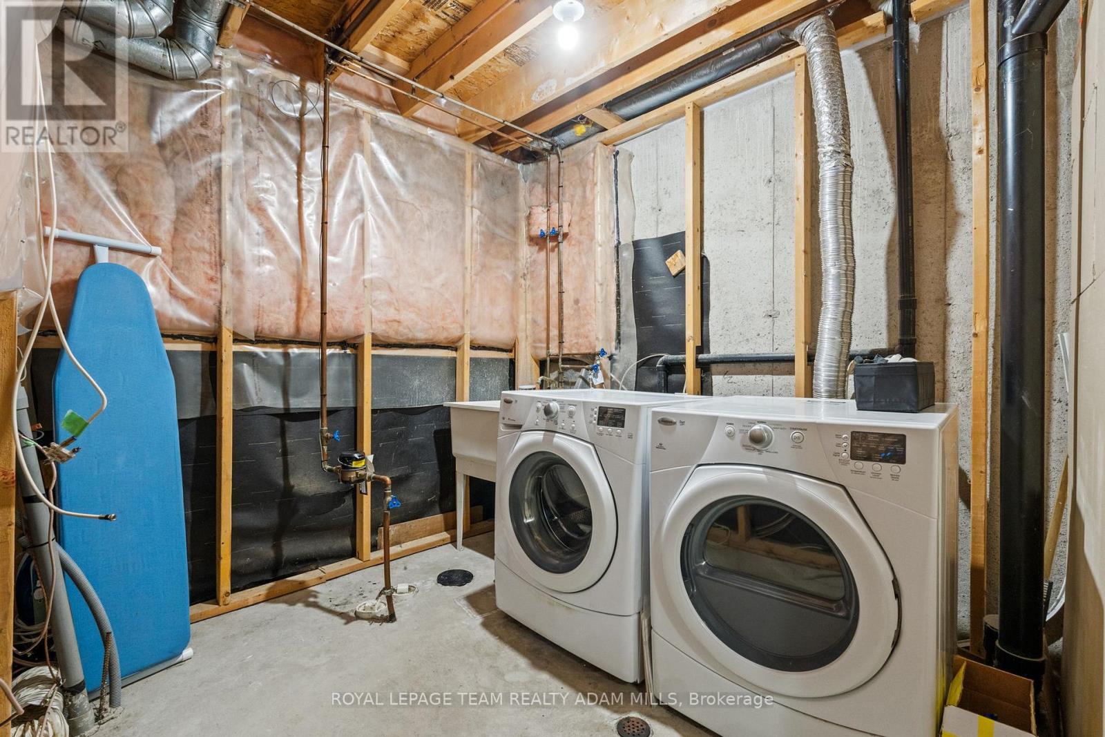 194 Blackdome Crescent, Ottawa, Ontario  K2T 1A6 - Photo 38 - X12454984