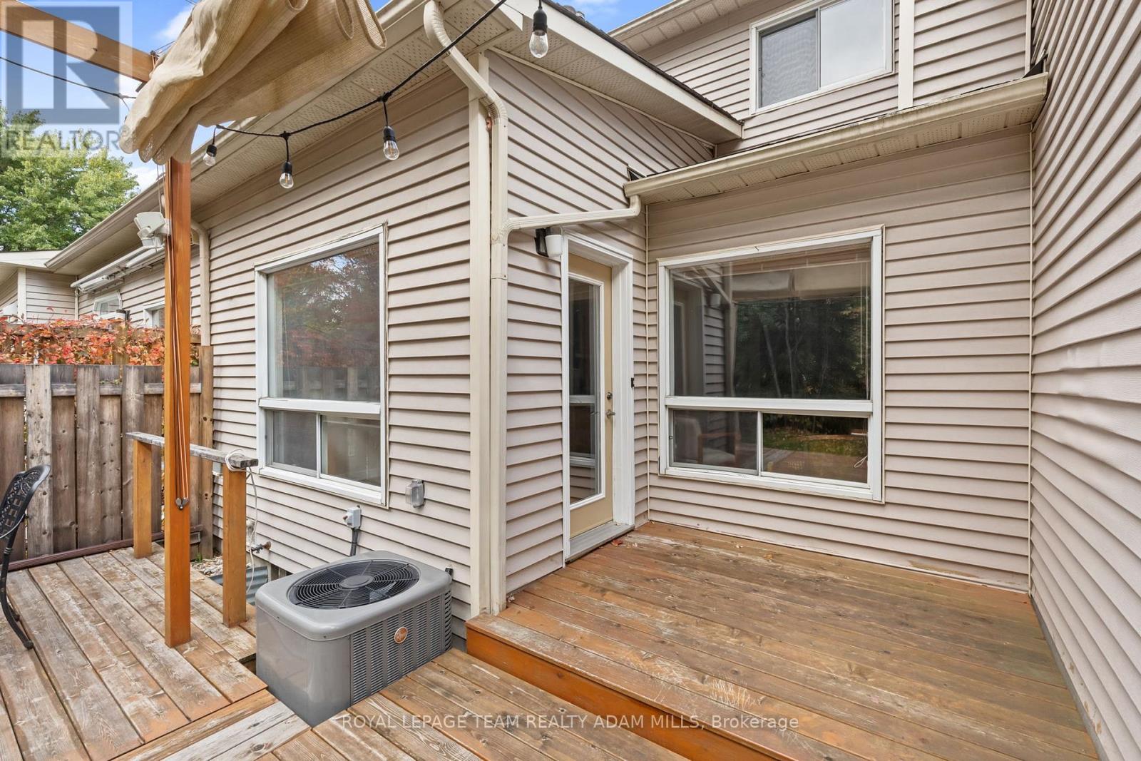 194 Blackdome Crescent, Ottawa, Ontario  K2T 1A6 - Photo 43 - X12454984