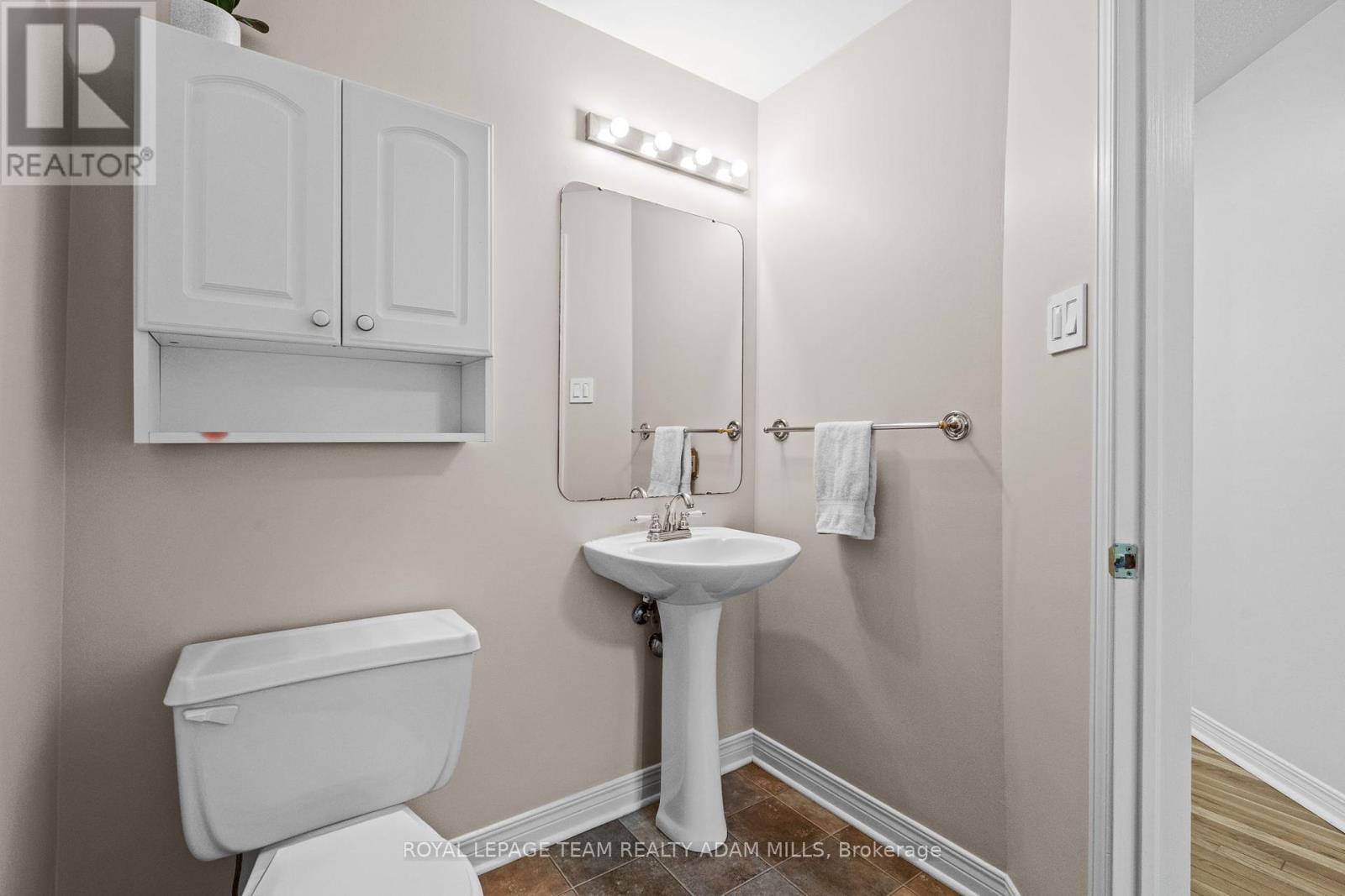 194 Blackdome Crescent, Ottawa, Ontario  K2T 1A6 - Photo 6 - X12454984