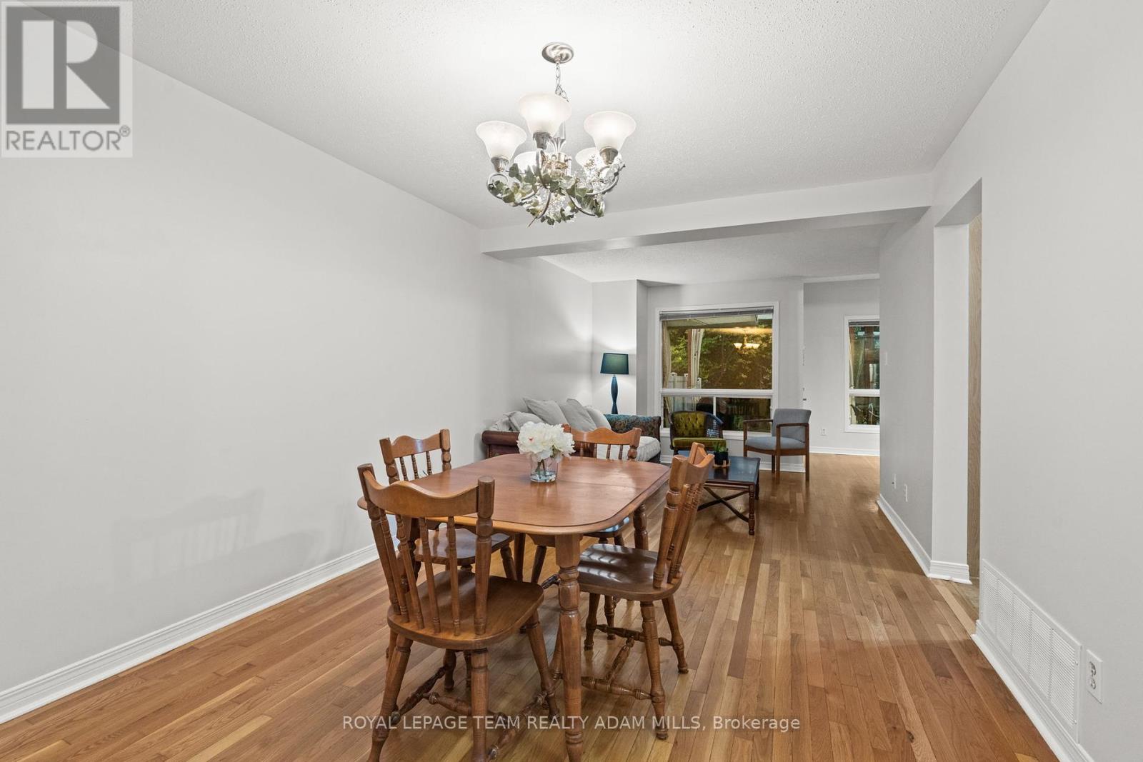194 Blackdome Crescent, Ottawa, Ontario  K2T 1A6 - Photo 8 - X12454984