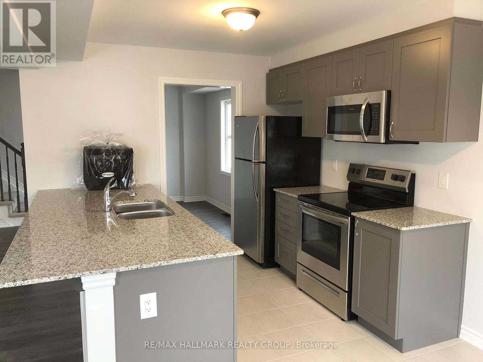 106 Helenium Lane, Ottawa, Ontario  K4A 1C7 - Photo 8 - X12454998