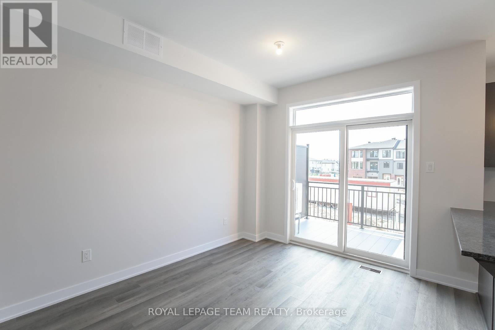 206 Tussock Private, Ottawa, Ontario  K1X 0G7 - Photo 10 - X12455005