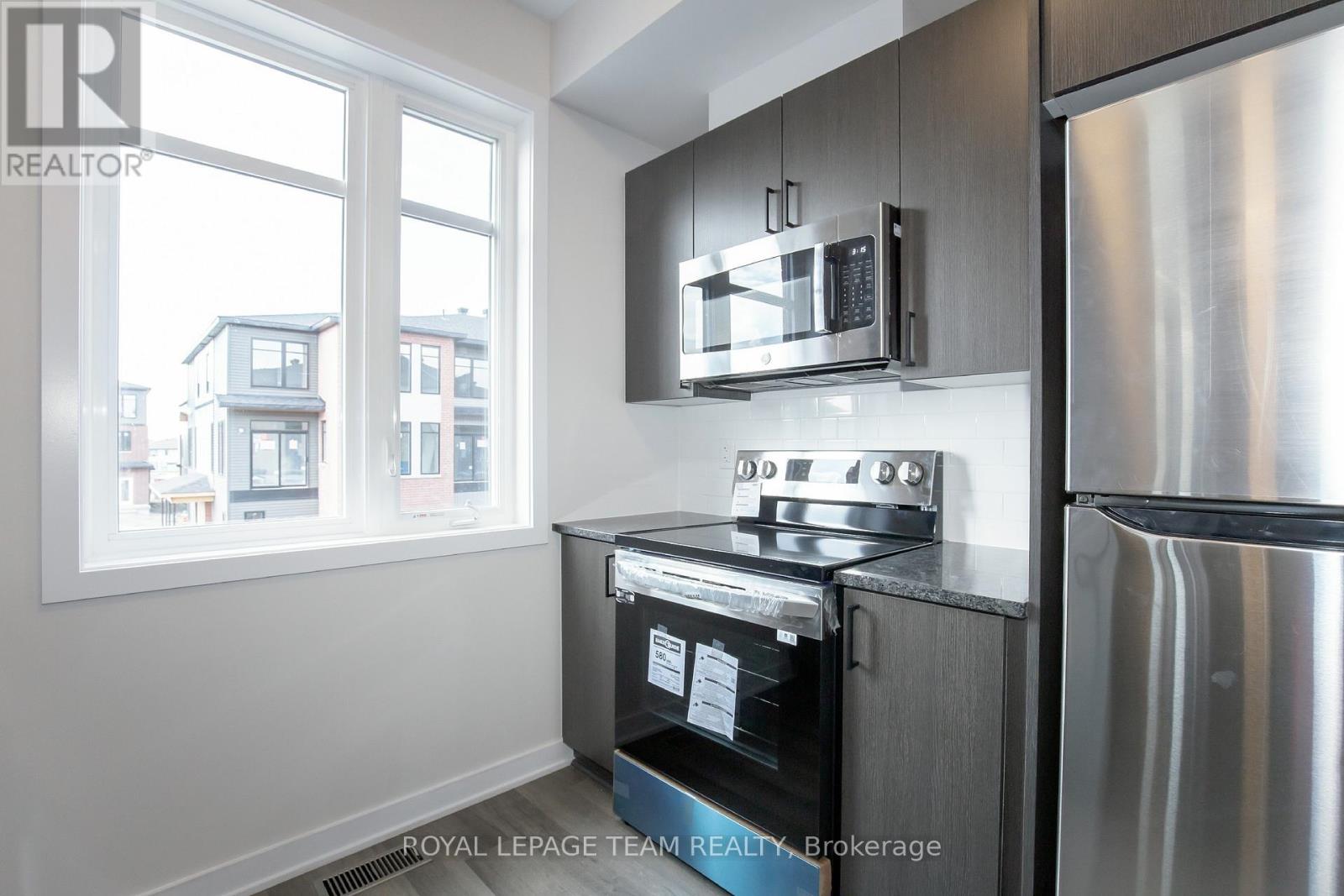 206 Tussock Private, Ottawa, Ontario  K1X 0G7 - Photo 15 - X12455005