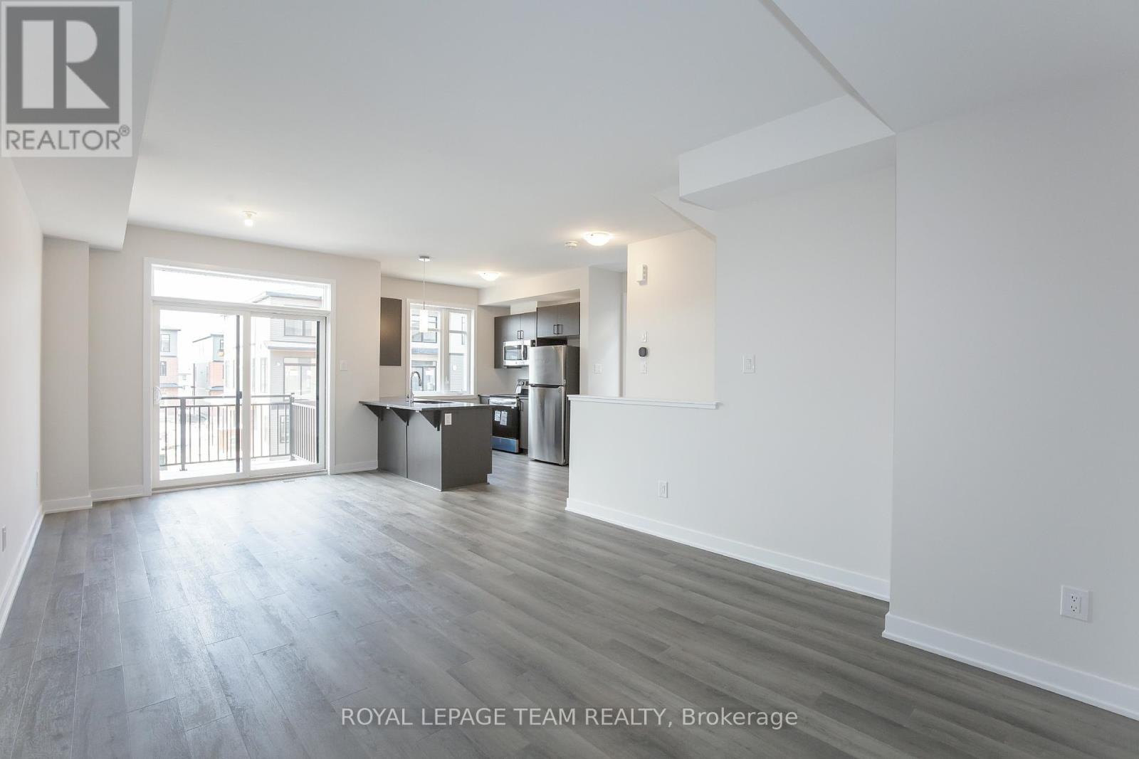 206 Tussock Private, Ottawa, Ontario  K1X 0G7 - Photo 5 - X12455005