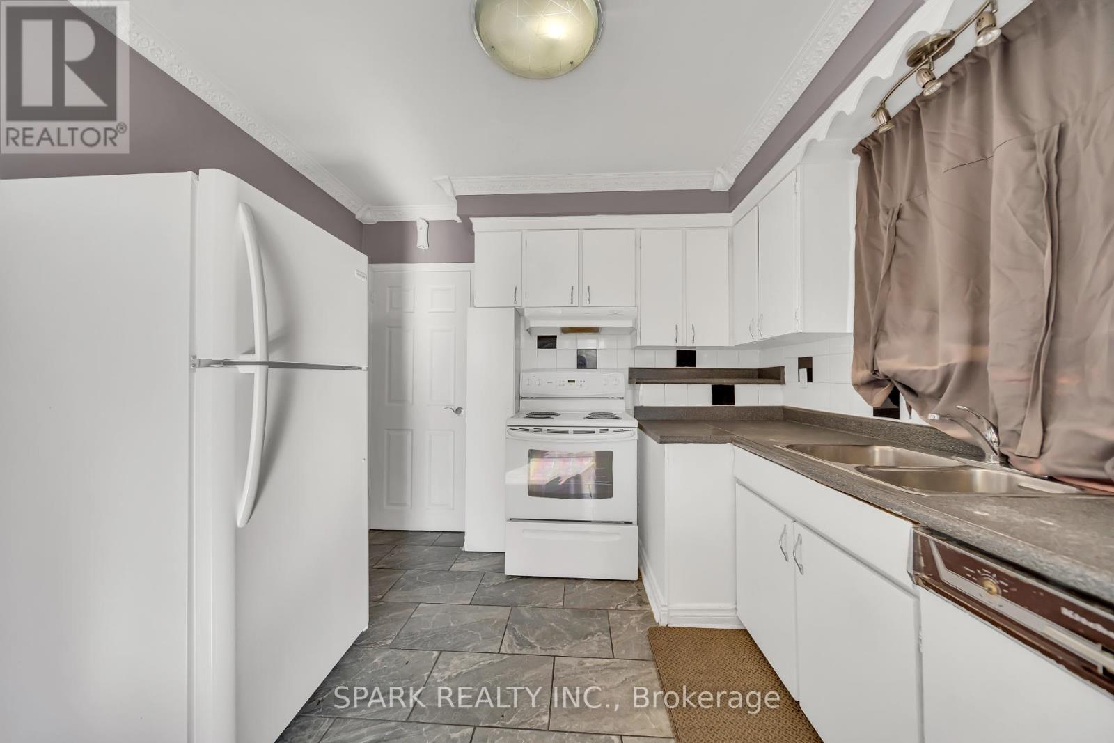 Upper - 16 Horwood Drive, Brampton, Ontario  L6X 2B8 - Photo 10 - W12454805