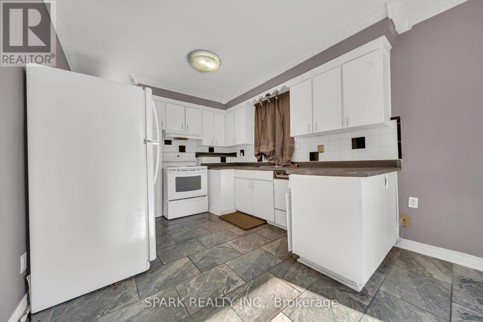 Upper - 16 Horwood Drive, Brampton, Ontario  L6X 2B8 - Photo 9 - W12454805