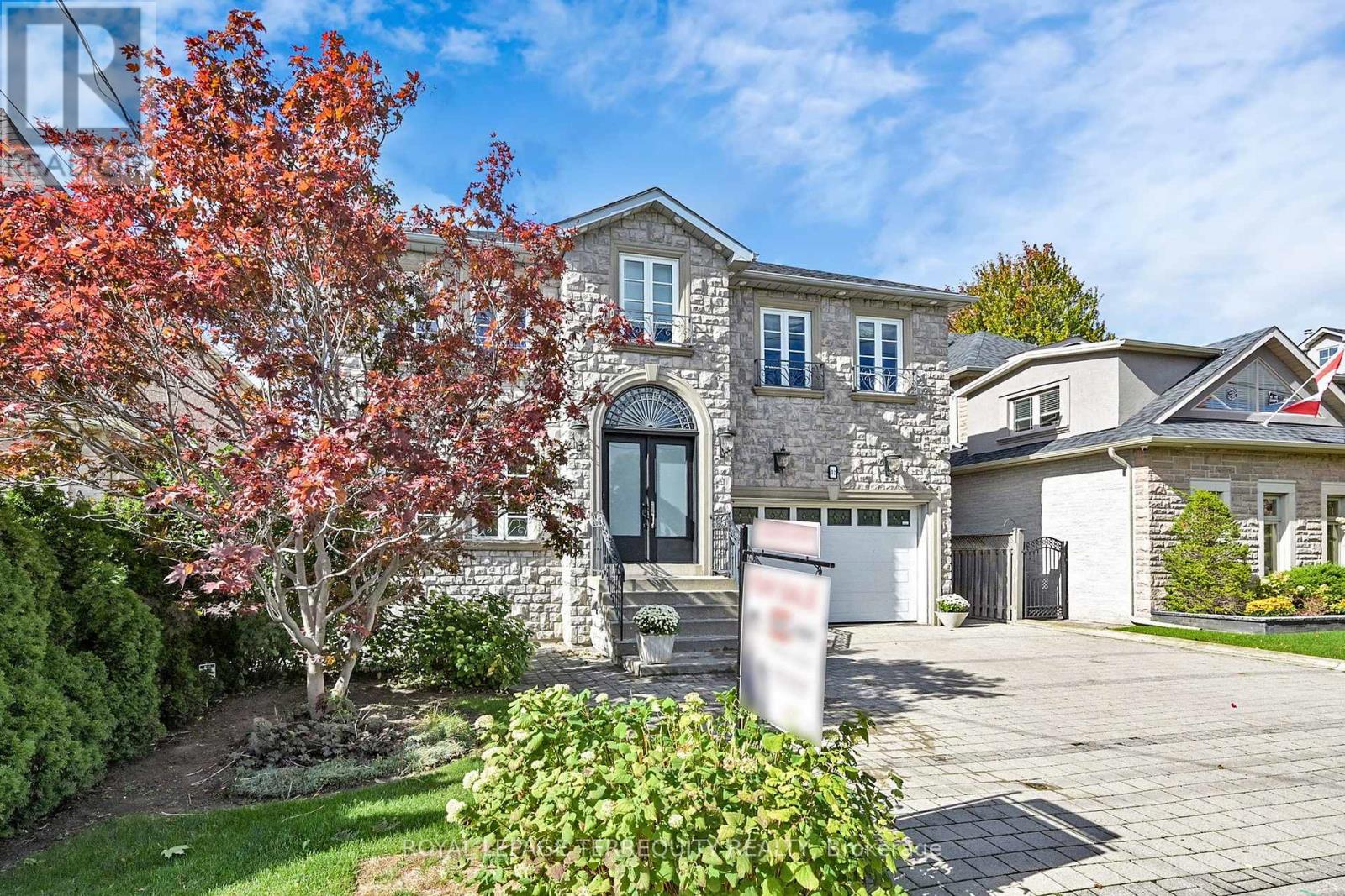 12 Highland Hill, Toronto, Ontario  M6A 2P8 - Photo 2 - W12454830
