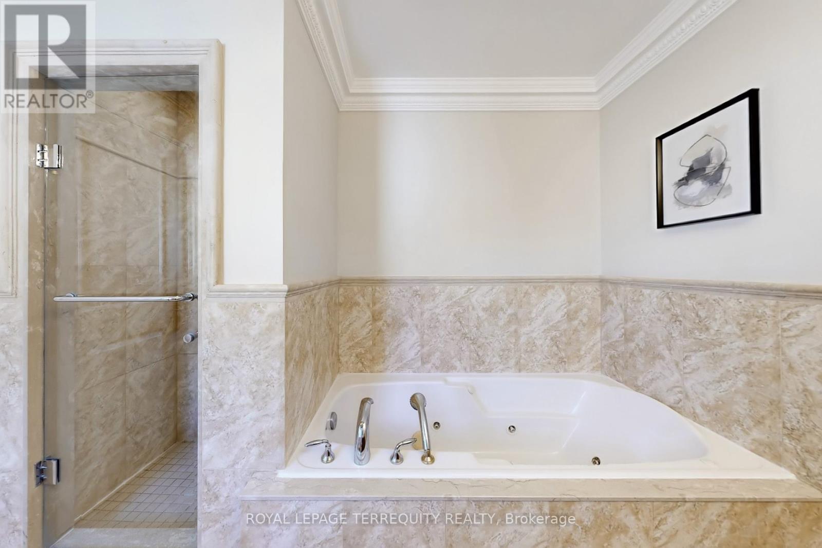 12 Highland Hill, Toronto, Ontario  M6A 2P8 - Photo 27 - W12454830